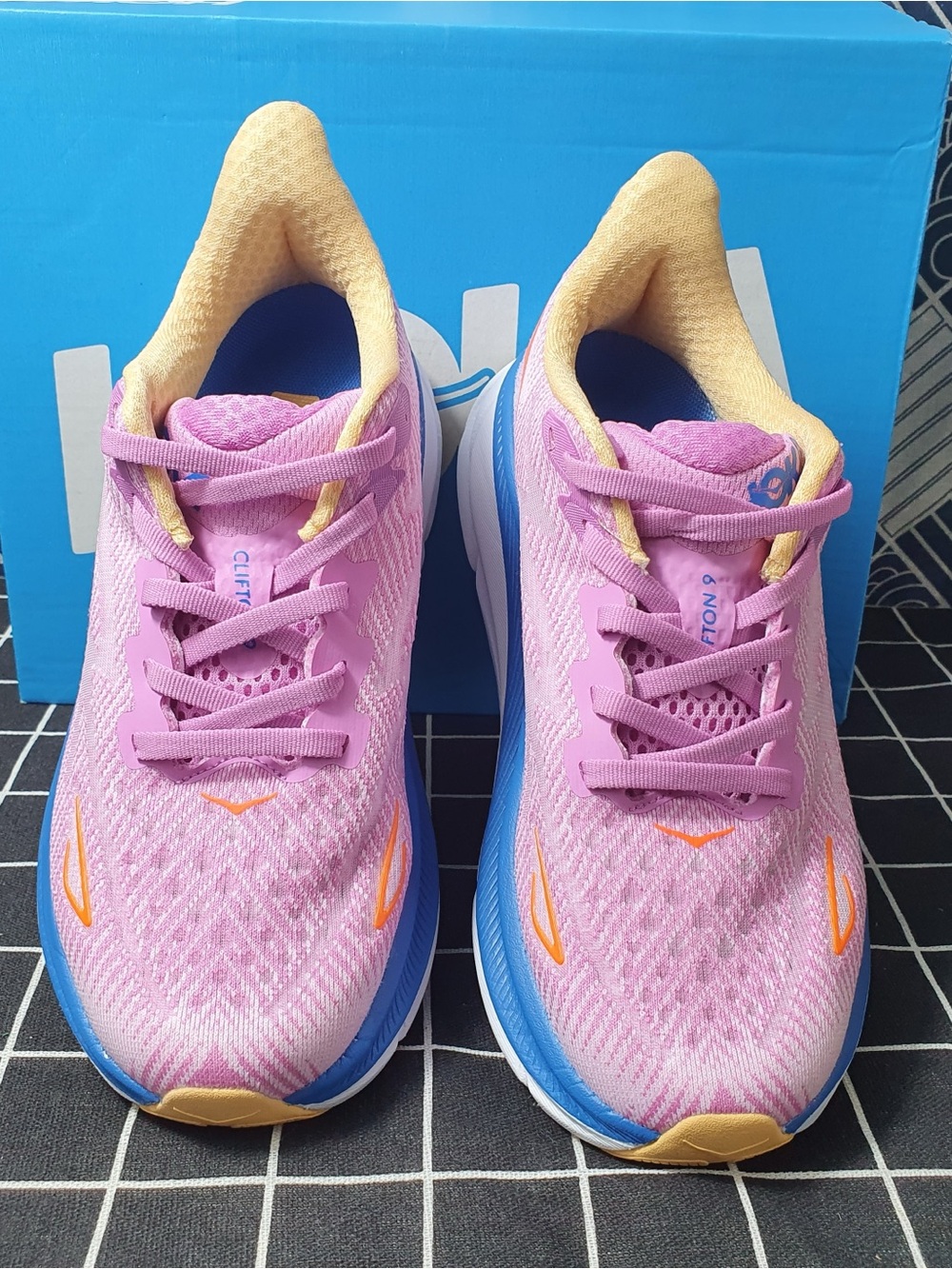 HOKA Clifton 9 Running Shoes - Picture 4 of 7